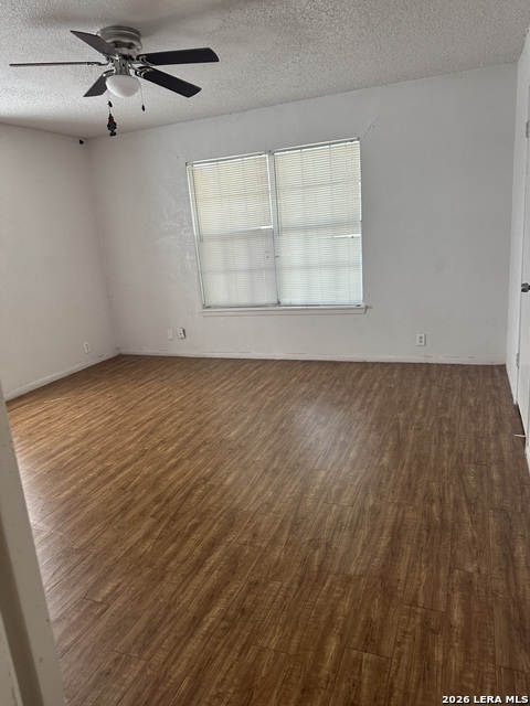 Image 4 of 6 For 8316 York Dr