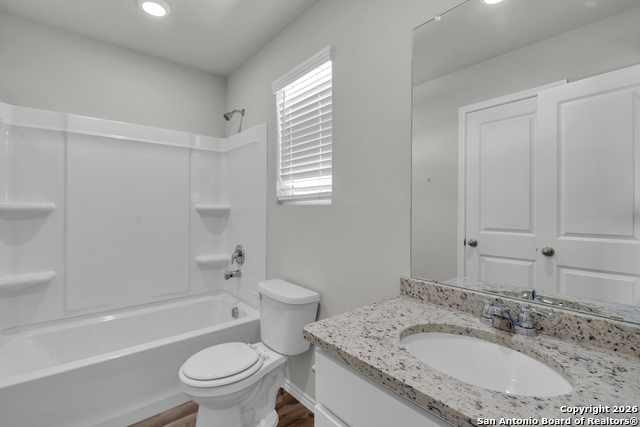 Image 15 of 28 For 8911 Fm 1560 611-612 N