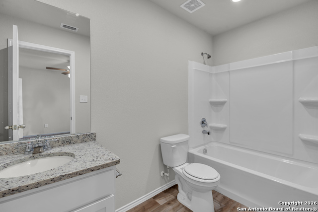 Image 20 of 28 For 8911 Fm 1560 611-612 N