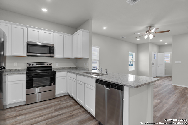 Image 5 of 28 For 8911 Fm 1560 611-612 N