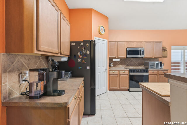 Image 10 of 43 For 532 Rooster  