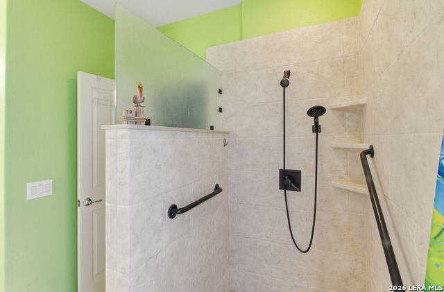 Image 26 of 43 For 532 Rooster  