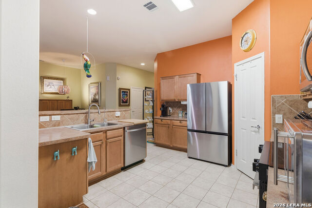 Image 7 of 43 For 532 Rooster  