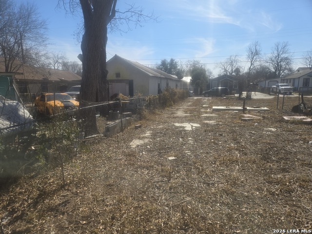 Image 2 of 5 For 1533 Flanders