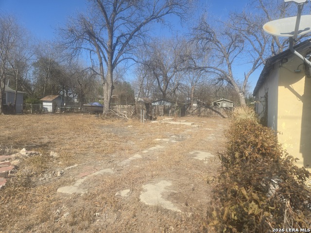 Image 5 of 5 For 1533 Flanders