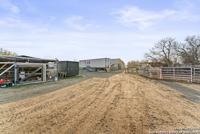 Image 33 of 37 For 16851 Griffin Rd #2