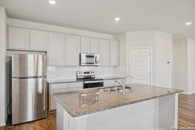 Image 13 of 37 For 2564 Smokey Cv