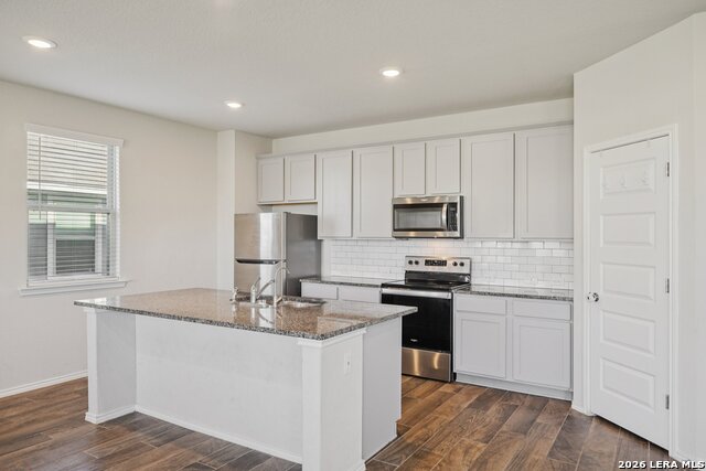 Image 14 of 37 For 2564 Smokey Cv