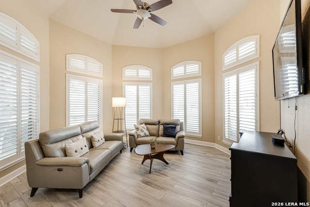 Image 5 of 34 For 18930 Calle Cierra