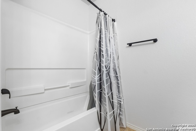 Image 17 of 31 For 9418 Madison Crk