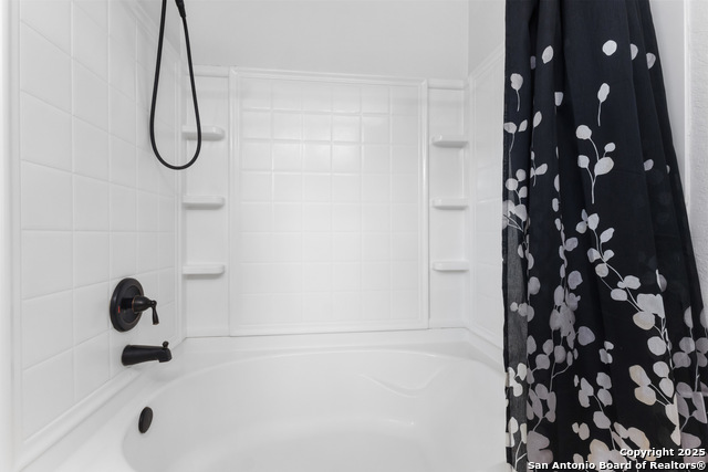 Image 25 of 31 For 9418 Madison Crk