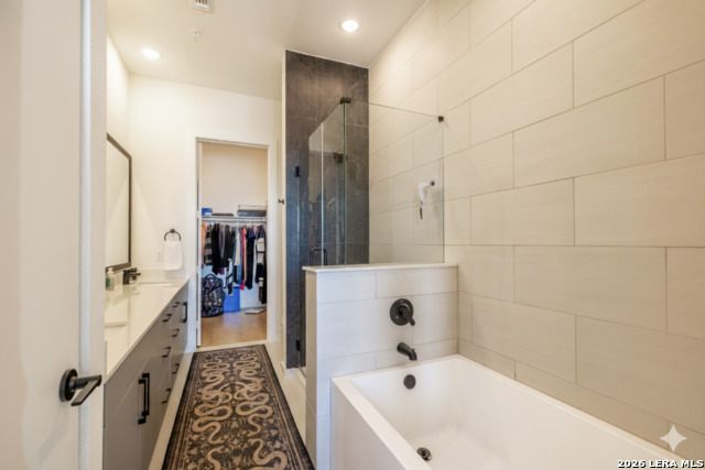 Image 17 of 23 For 719 Locust E 4110