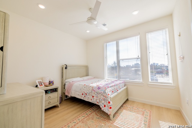 Image 18 of 23 For 719 Locust E 4110