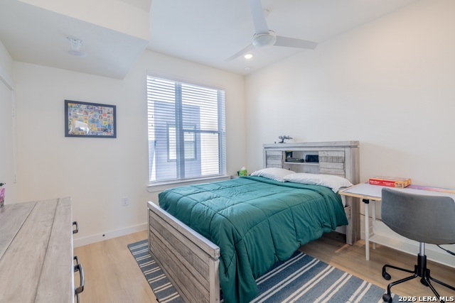 Image 19 of 23 For 719 Locust E 4110