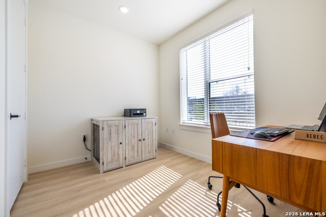 Image 20 of 23 For 719 Locust E 4110