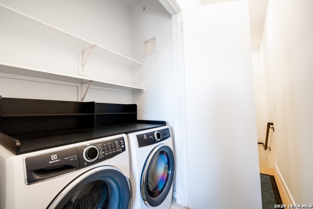 Image 21 of 23 For 719 Locust E 4110