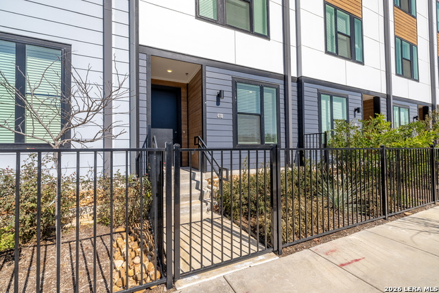 Image 23 of 23 For 719 Locust E 4110