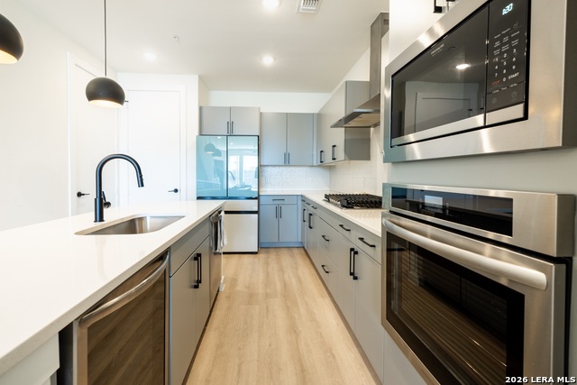 Image 3 of 23 For 719 Locust E 4110