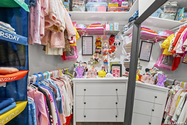 Image 18 of 30 For 165 Rampart Dr W 701