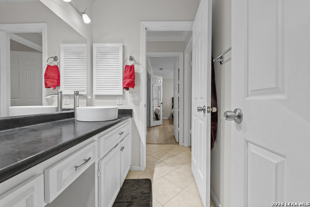 Image 22 of 30 For 165 Rampart Dr W 701