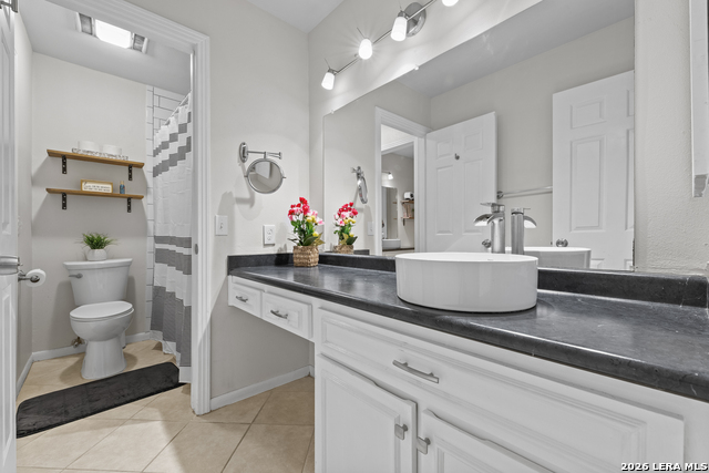 Image 23 of 30 For 165 Rampart Dr W 701