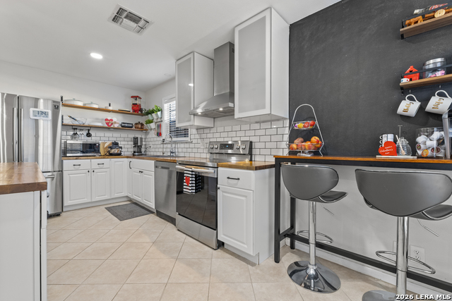 Image 3 of 30 For 165 Rampart Dr W 701