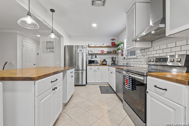 Image 4 of 30 For 165 Rampart Dr W 701