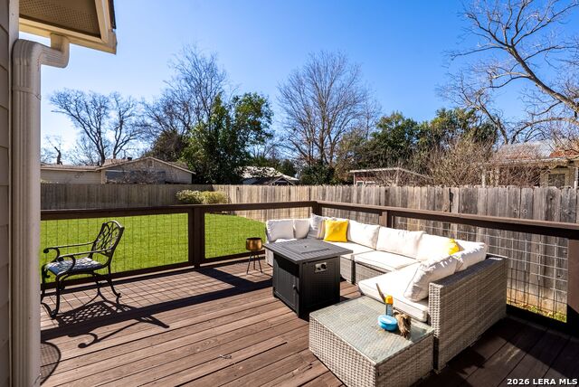 Image 19 of 27 For 313 James St