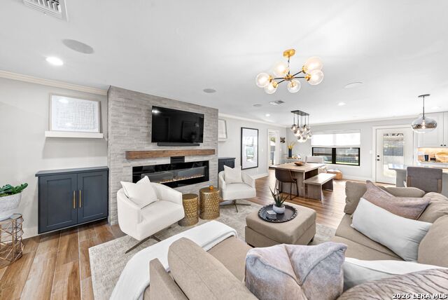 Image 2 of 27 For 313 James St