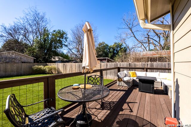 Image 20 of 27 For 313 James St