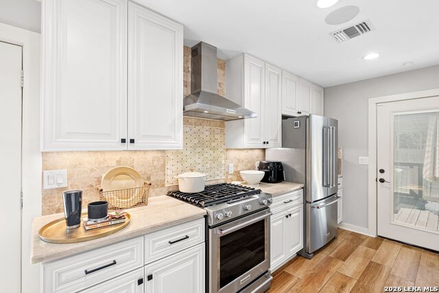 Image 4 of 27 For 313 James St