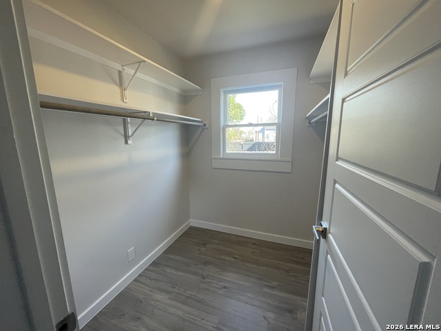 Image 19 of 22 For 821 Burleson