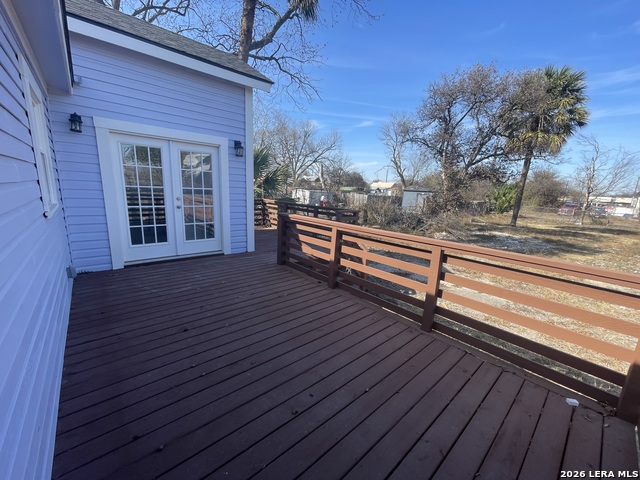 Image 20 of 22 For 821 Burleson