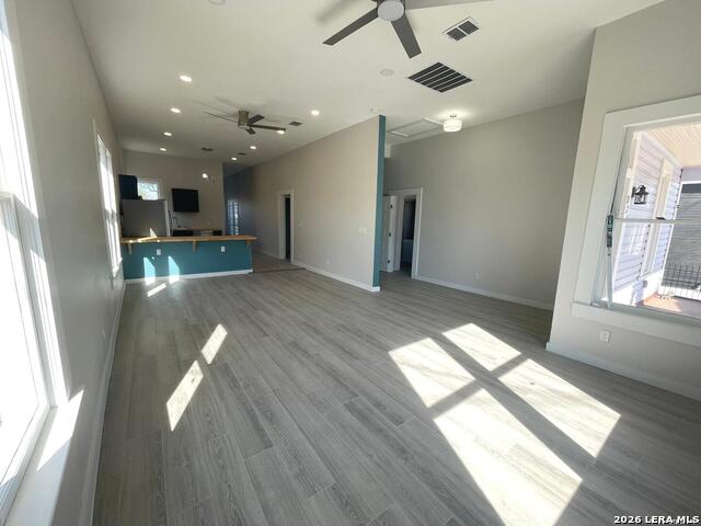 Image 5 of 22 For 821 Burleson