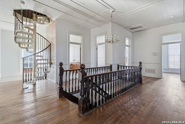 Image 10 of 59 For 802 Kentucky Ave