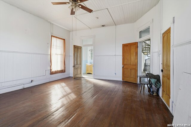 Image 23 of 59 For 802 Kentucky Ave