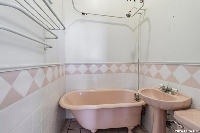 Image 35 of 59 For 802 Kentucky Ave