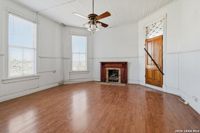 Image 7 of 59 For 802 Kentucky Ave