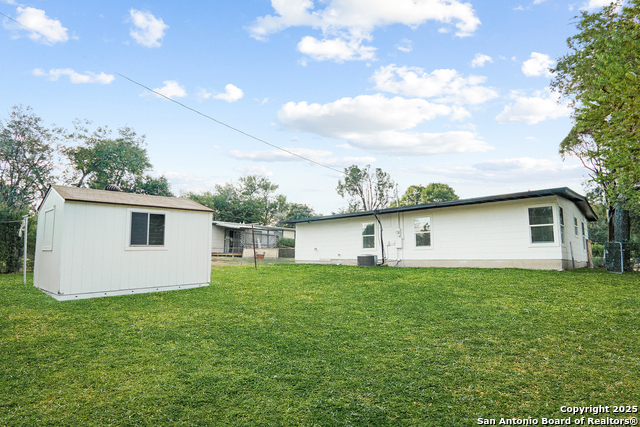 Image 15 of 16 For 462 Springwood Ln