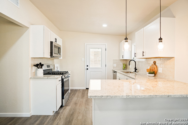 Image 5 of 16 For 462 Springwood Ln