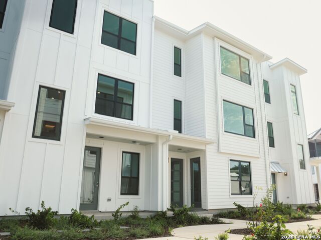 Image 9 of 46 For 543 Mcmonigal Place  Bldg. 3