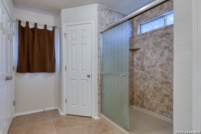 Image 13 of 31 For 827 Point Cove