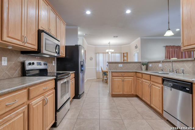 Image 6 of 31 For 827 Point Cove