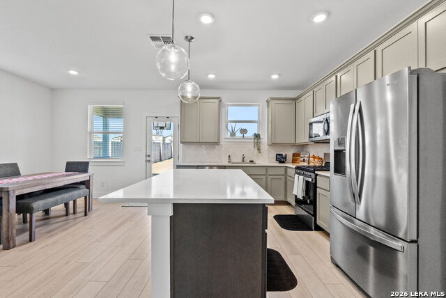 Image 11 of 28 For 2906 Vista Pkwy