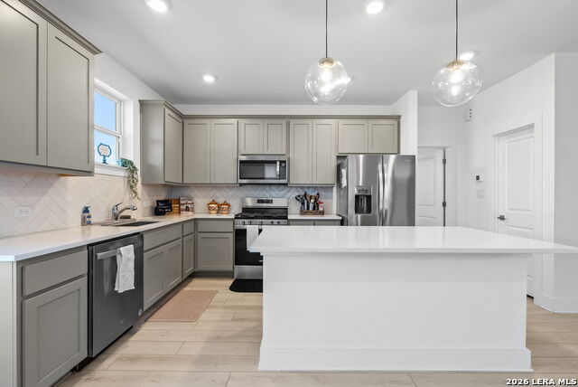 Image 12 of 28 For 2906 Vista Pkwy