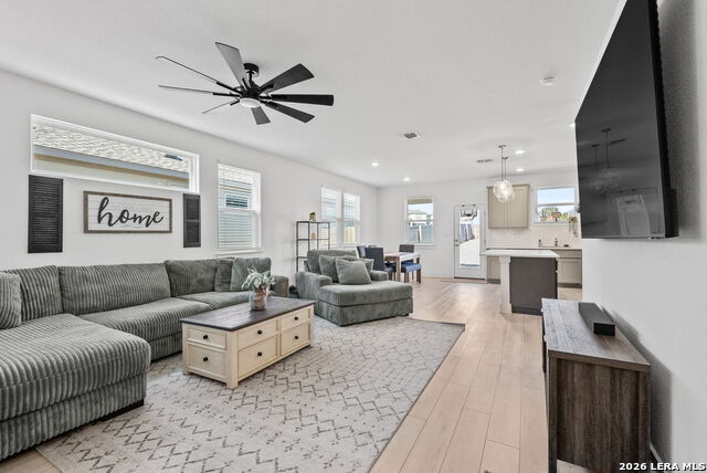 Image 16 of 28 For 2906 Vista Pkwy