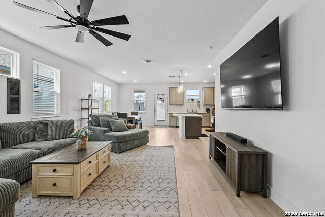 Image 17 of 28 For 2906 Vista Pkwy