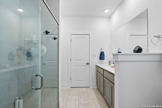 Image 24 of 28 For 2906 Vista Pkwy