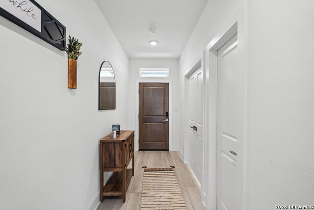 Image 7 of 28 For 2906 Vista Pkwy