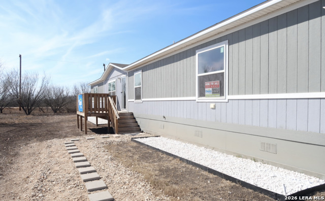 Image 3 of 19 For 146 Frio Estates Dr